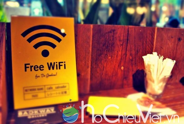 Sử dụng wifi miễn phí tại các quán cafe