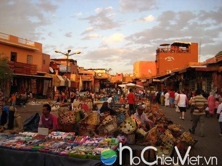 du-lịch-morocco-the-souk-marrekech-morocco-711